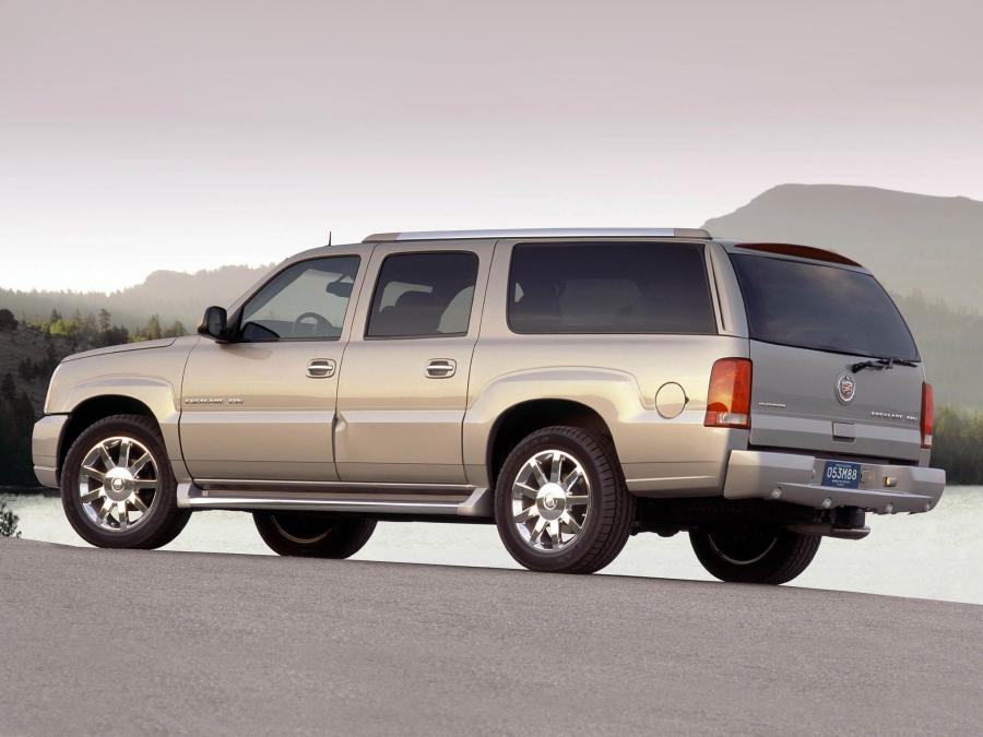  Cadillac Escalade ESV Platinum Edition 2004 года  (фото 18 из 18)
